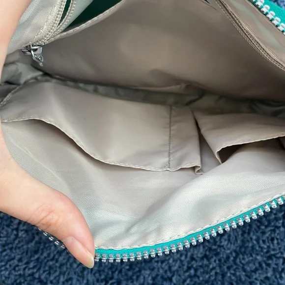 Vintage Kipling Teal Crossbody. - Picture 7 of 9